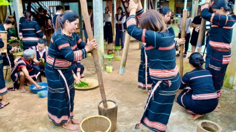 Tanh bĕ ayong dăm jŭ