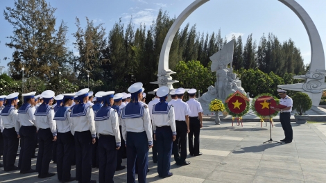 Khánh Hòa bi hdơr 64 čô lĭng kahan djiê ti plao ksĭ Trường Sa