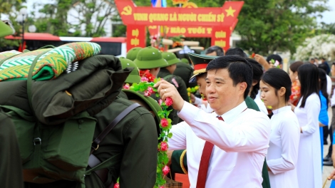 Hlăk ai kual Dap kơdư hur har pran jua nao ngă tơhan