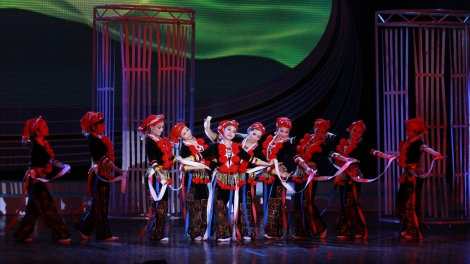 MÚA DÂN TỘC DAO- TIẾNG CHUÔNG NGÀY MỚI