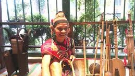 Yơh hyơ  (Hâk phiu châ báu hên)