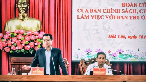 Dak Lak pâ thế pro luât krê vâ mơhnhôk tăng tơdroăng cheăng pêi khŏm châ tâk péa kơxô̆  