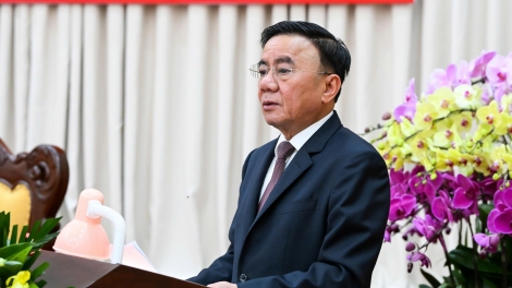 Đồng chí Trần Cẩm Tú ƀư tơm nar pah kan đah Rnâng kan rđau kan Đảng uỷ Quân đoàn 12