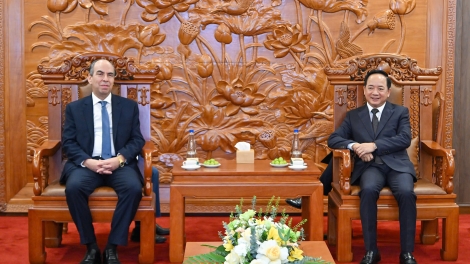 Mơdêk rĕng tơrŭm cheăng ki kal pơla Việt Nam – Cuba