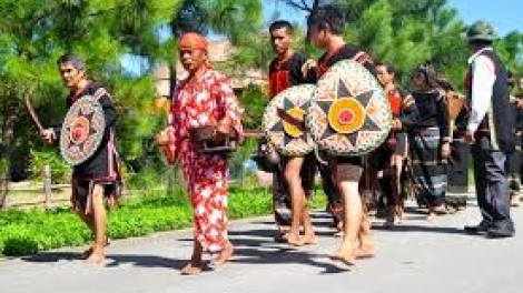 M’ak bi tuôm (Mừng gặp mặt)