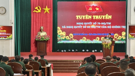 Dak Lak pêi pro Pơkâ Hneăng hôp XIV dêi Đảng ƀă mâu Pơkâ nếo dêi Khu xiâm cheăng kal kí