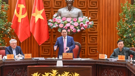 Pơgăn ƀu dưi pioh lui ia săng ia jâo, giong anun sĭ pơmă, ngă rung răng anih mơdrô 