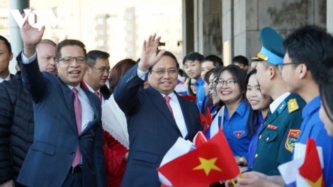 Pôa Phạm Minh Chính, Ngế pro xiâm hnê ngăn tơnêi têa trâm mâ mơngế Việt Nam a kong têa Rusi