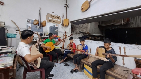 យុវជនខ្មែរផ្សព្វផ្សាយសិល្បៈចំរៀងចាប៉ី