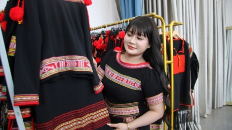 Ngế droh Rơđế mơnhông cheăng teăn jiâ rơmoăng