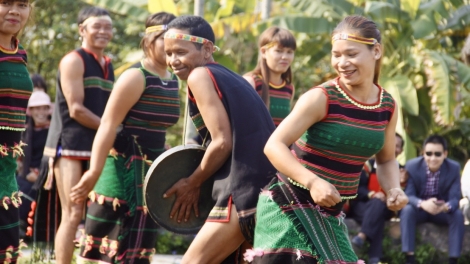 Giữ gìn văn hoá dân tộc