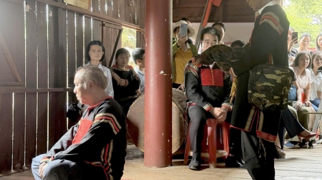 Vih tơ̆ plei Ky lăng bơngai Ê Đê soi apĭnh đak ‘mi jur