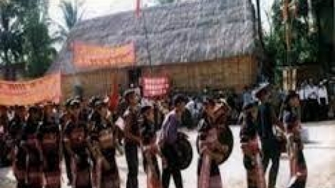 Đàn chim trắng (Tơpôl xem kok)