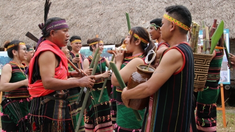 Giữ gìn văn hoá dân tộc