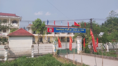 TUYÊN QUANG: MÌ TÀNG LỎ HẨƯ PI SLON SLƯ MẤƯ DÚ TRƯỜNG NỘI TRÚ LAI CẤP