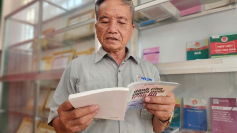 កឹងធើ ផ្សព្វផ្សាយវប្បធម៌អំណាននៅតំបន់ជនបទ