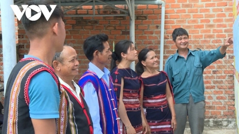 CỬ TRI ĐHANUÔR ACOON COH R’RƠƠM BÂC PA BHLÂNG OOY NHIỆM KỲ T’MÊÊ 