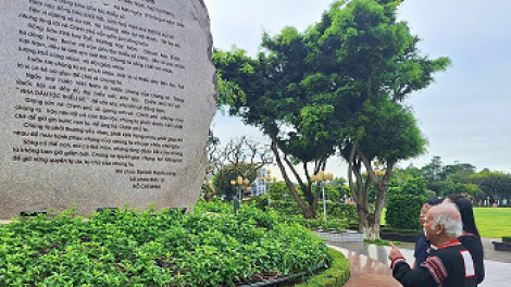 Nău Wa nklang bri neh têh hvi