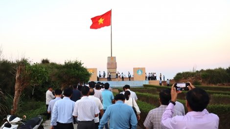 Tơmang pơhiơ̆ Phú Quý, Lâm Đồng tŏk kơtang