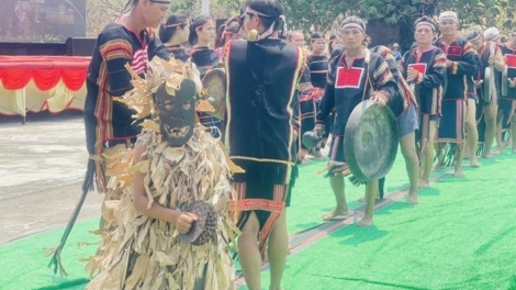 ADAT LIKAU HAJAN DI URANG JRAI