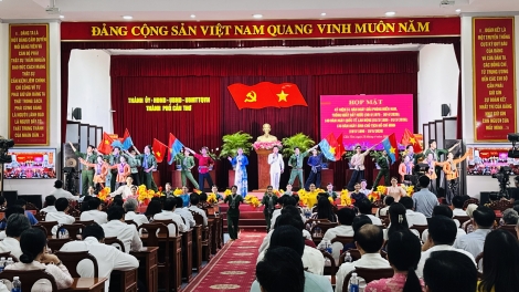 ពត៌មាន​ម៉ោង៦