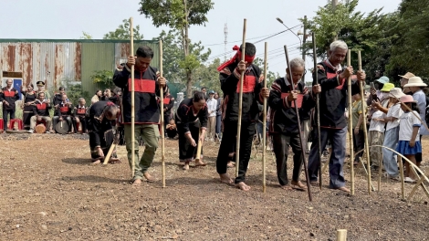 Kdrêč Knhuah siam klei hdĭp, hruê 2/5/2026. 