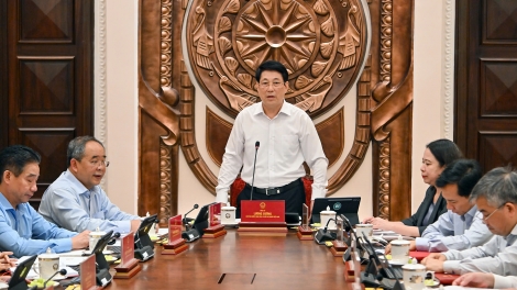 Khua lăn čar Lương Cường gĭt gai klei kƀĭn grăp tuôr hŏng adŭ bruă Khua lăn čar 