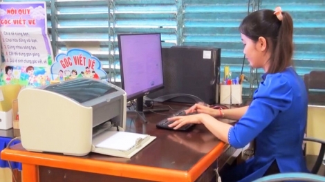 អ្នកគ្រូវ័យក្មេងនាងឡាយមី