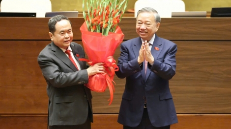 ONG TRẦN THANH MẪN HU PALIH RUAH VEIK NGAK AKOK QUOC HOI