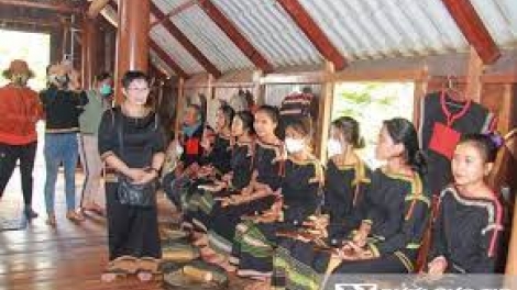  Kơ nôm ai Đảng kuăn pơlê ai tơdroăng rêh ối phâi tơtô