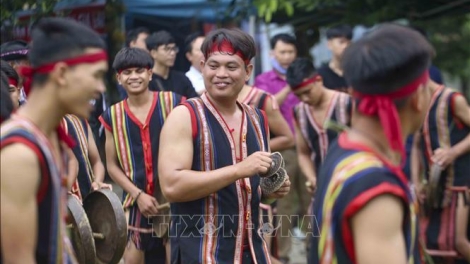 Tanh bĕ ayong dăm jŭ
