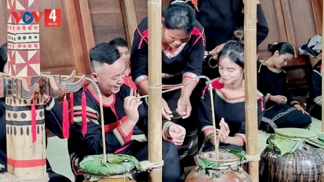 LƯỜN NHÌNH PÂY XAM KHƯƠI- CỎ LẺ CHĂN ĐÂY PJÒI CÚA PỈ NOỌNG CẦN Ê ĐÊ 