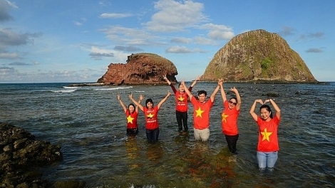 Hòn Yến Dak Lak chiâng tơmeăm ôm hyô ki lĕm má môi