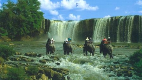 Sang  bơhiàn ờ niam bau kòn