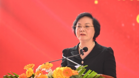 Broă lơh 500 ngai mang pơn đơl jơh nùs tờ tơrgùm geh 7 rbô ƀồc ntìng cau ling chơt màng mờ đal git mat 18 rbô nă cau chơt màng