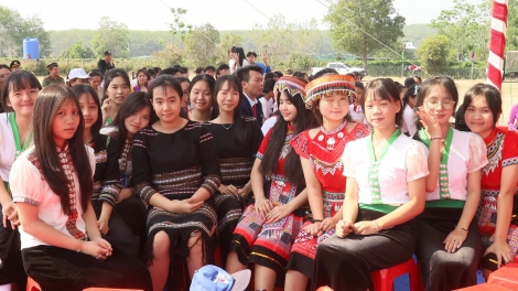 Quảng Ngãi pơtrut hmar man pơdong  hơdôm lu gưl ƀơi guai dêh čar