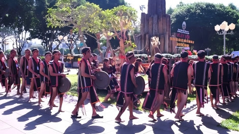 Gia Lai: Pơtum djop gru grua, ngă bơngač pran gum pơgôp