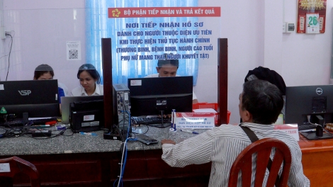 ខេត្តវិញឡុងធ្វើម្ចាស់ទម្រង់រដ្ឋបាលពីរថ្នាក់ជាសន្សឹមៗ។