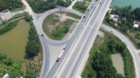 XE SƠ – MI - RƠ – MOOC ĐOỌNG LƯỚT BÊ HI DƯM A NĂM ...