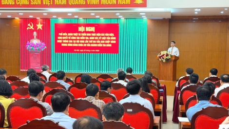 Hop akŏm tơroi tơbăt păng tơlech jang kiơ̆ rim hla bơar kăl, tơdrong tơchơ̆t găh bơ̆ jang dăr lăng, lăng hơlen, kih luơ̆t kơ Đảng