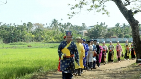 J’NIÊNG KHAI HẠ - J’NIÊNG BH’RỢ TỢƠP MOOT HÂN NOO BHRỢ CHA T’MÊÊ ÂNG MANƯIH MƯỜNG 