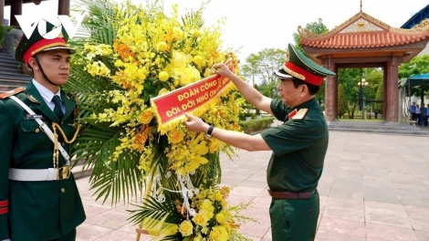 ĐẠI TƯỚNG PHAN VĂN GIANG BĂT HƯƠNG HAY CHƠỚ 60 LIỆT SỸ ĐHA ĐHÂM C’MỌOR XUNG PHONG ĐẠI ĐỘI 915
