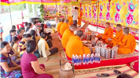 ពិធីបុណ្យកម្សាន្តស្រុករបស់បងប្អូនខ្មែរនៅខេត្តវិញឡុង