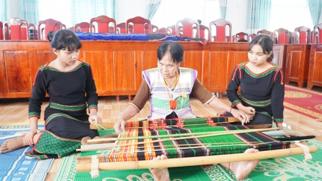 URANG BANGSA MA GANDI GANDANG KHIK BRUK MENYIM JIH DALAH MENG KAL