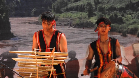 Tơlơi adoh Sedang "Ƀing ta khom gir run"