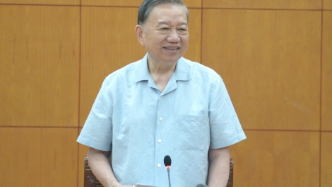 ពត៌មាន ម៉ោង​ ៦