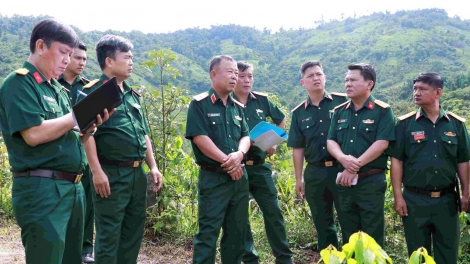 ĐOÀN KINH TẾ - QUỐC PHÒNG 207 - QUÂN KHU V: ZOOI ĐOỌN ĐHANUÔR ACOON COH BHRỢ CHA