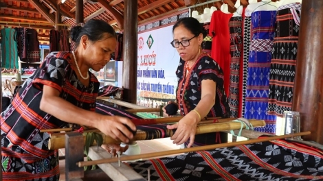 BÂC XA NAY BH’RỢ PR’HAY CHR’NĂP ĐHỊ T’NGAY BHIỆC BHAN ZÂP ACOON COH DA DING K’COONG THÀNH PHỐ HUẾ