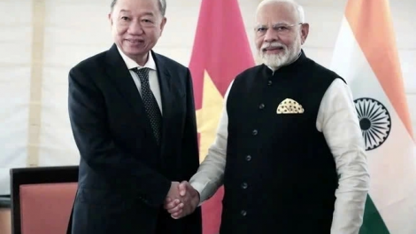 Khua gĭt gai Đảng, Khua lăn čar Tô Lâm nao čhưn ti India, mđĭ klei bi hgŭm wưng mrâo