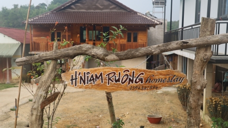 Mơnuih Ping gah lăi hrŏm ngă, ngă pơplih ƀơi Măng Đen
